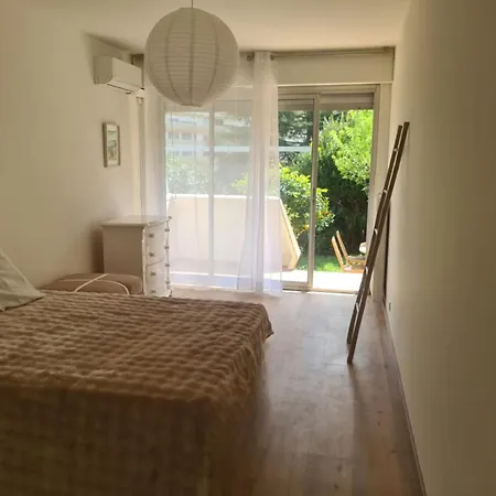 公寓 Bright With Garden And Swimming Pool *